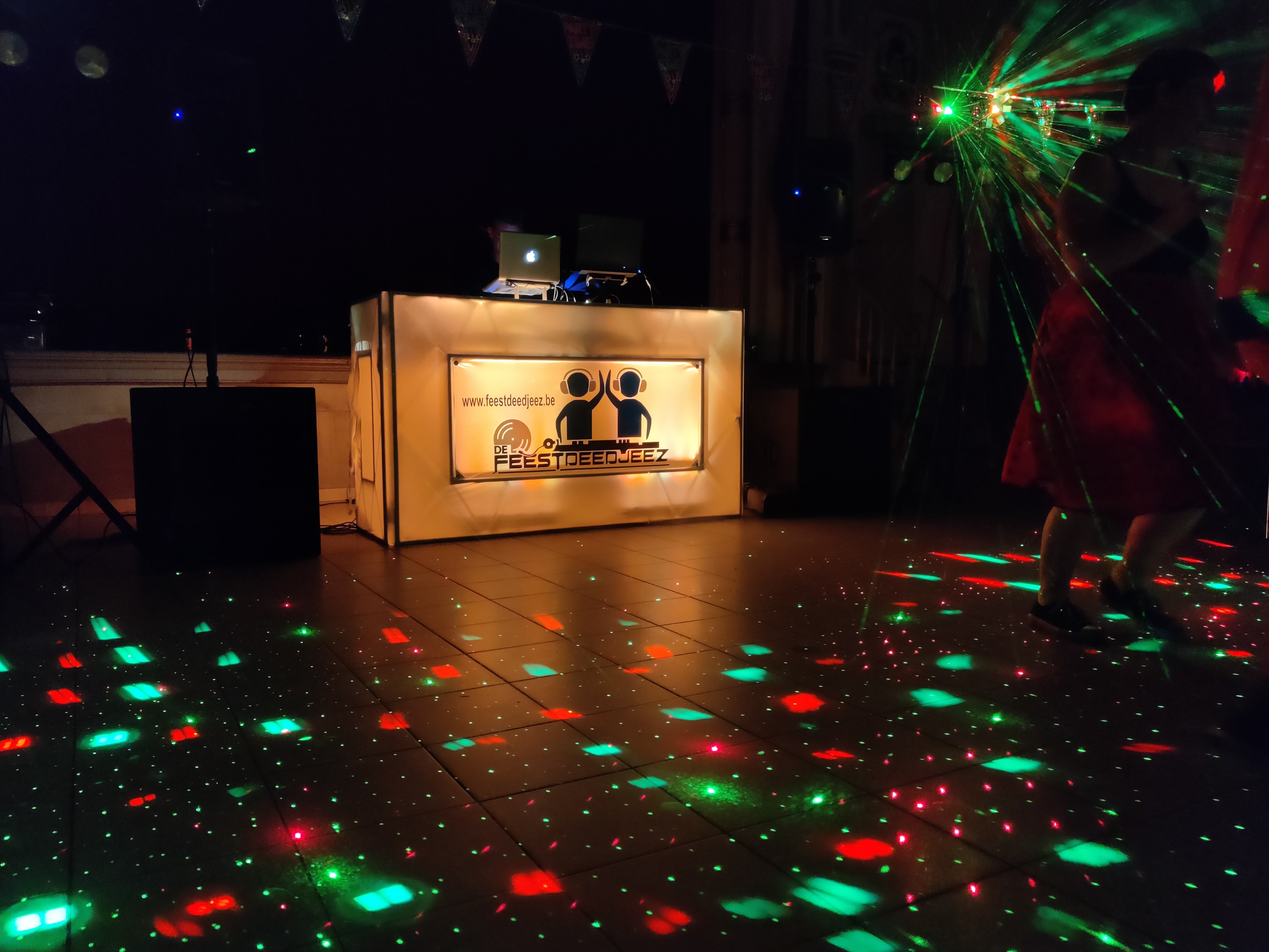 trouwfeest-dj's Oud-Turnhout | De FeestDeeDjeez