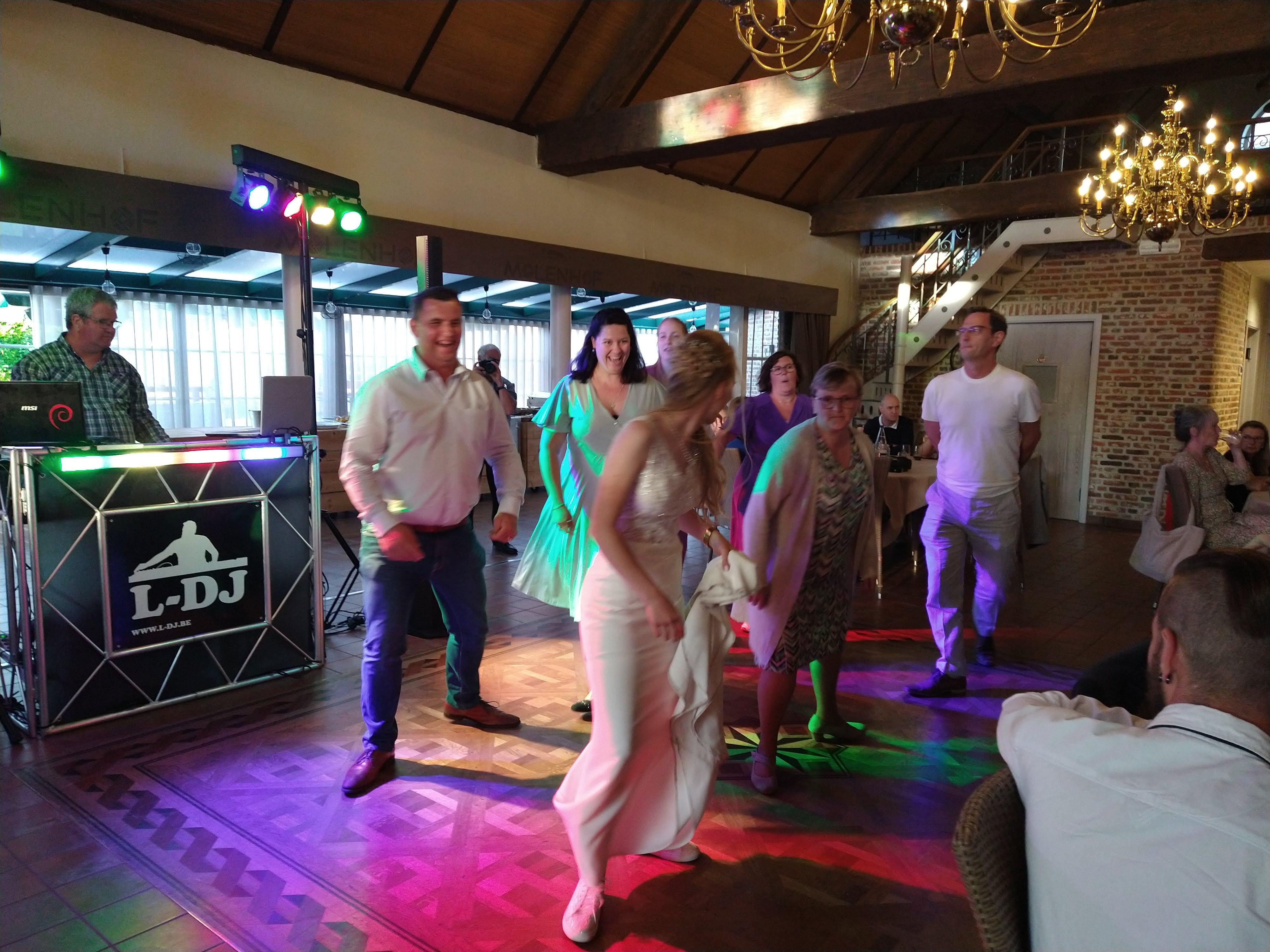 trouwfeest-dj's Merksplas | L-DJ