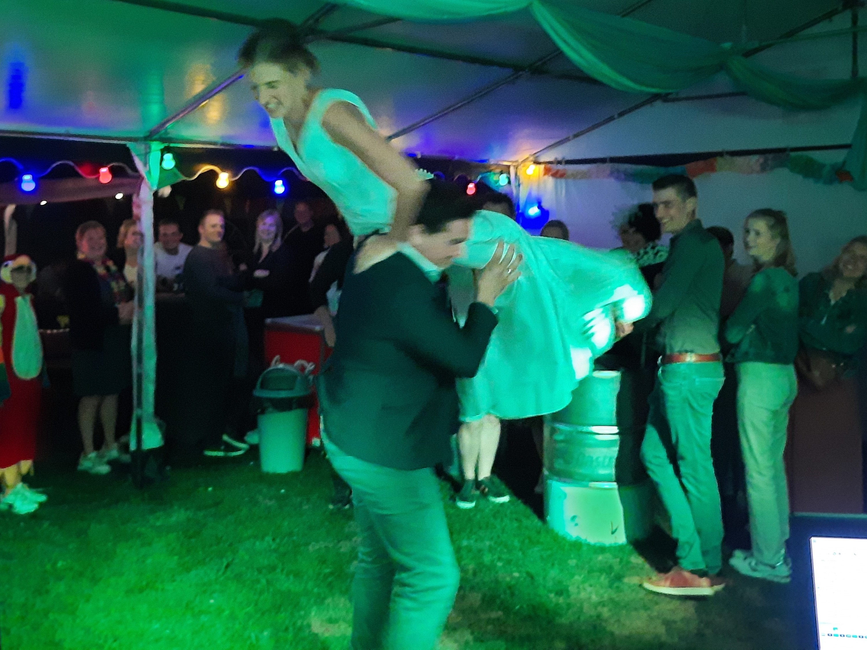 trouwfeest-dj's Merksplas | L-DJ